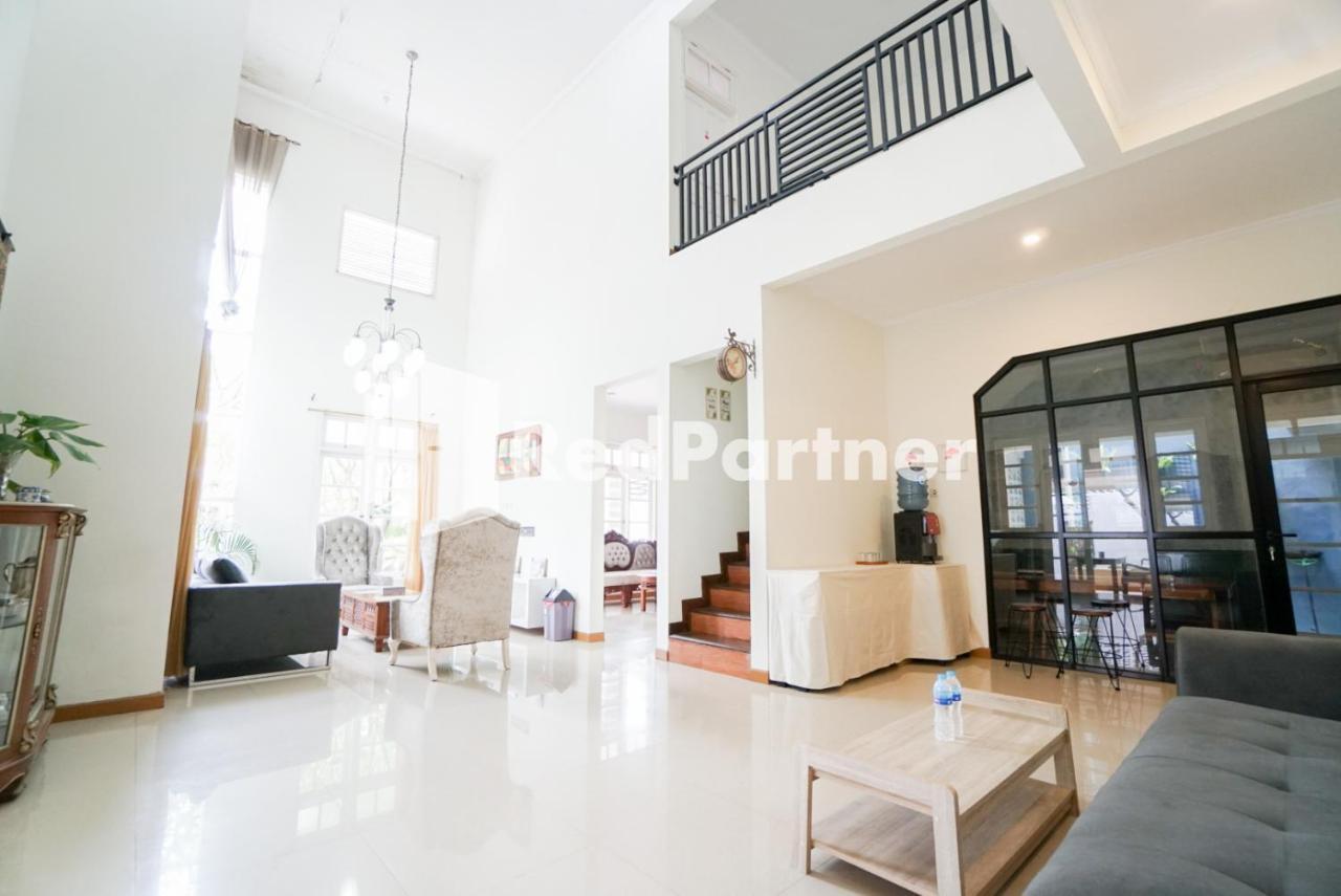 Fazza Syariah Mitra Reddoorz Hotel Jakarta Ngoại thất bức ảnh