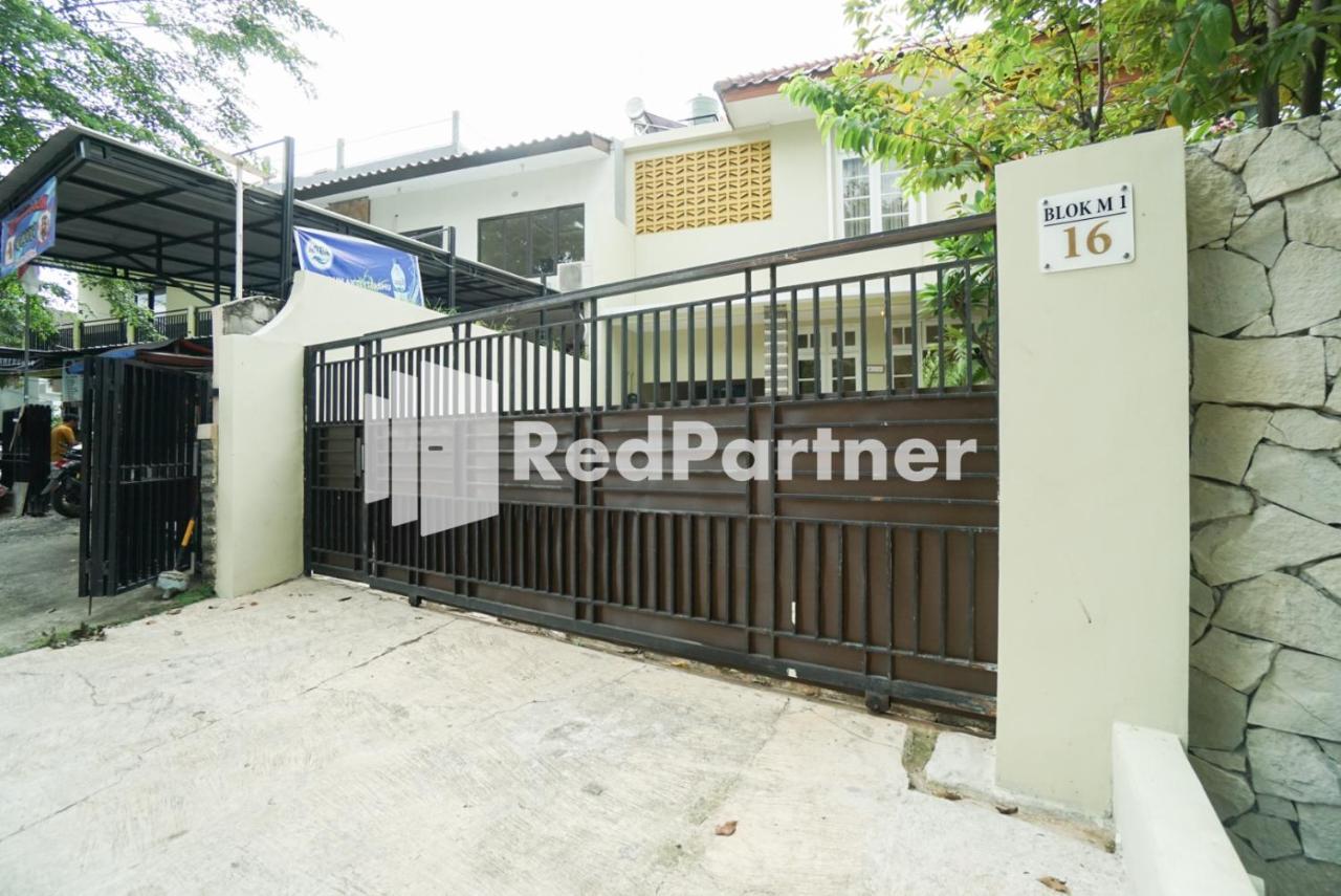 Fazza Syariah Mitra Reddoorz Hotel Jakarta Ngoại thất bức ảnh