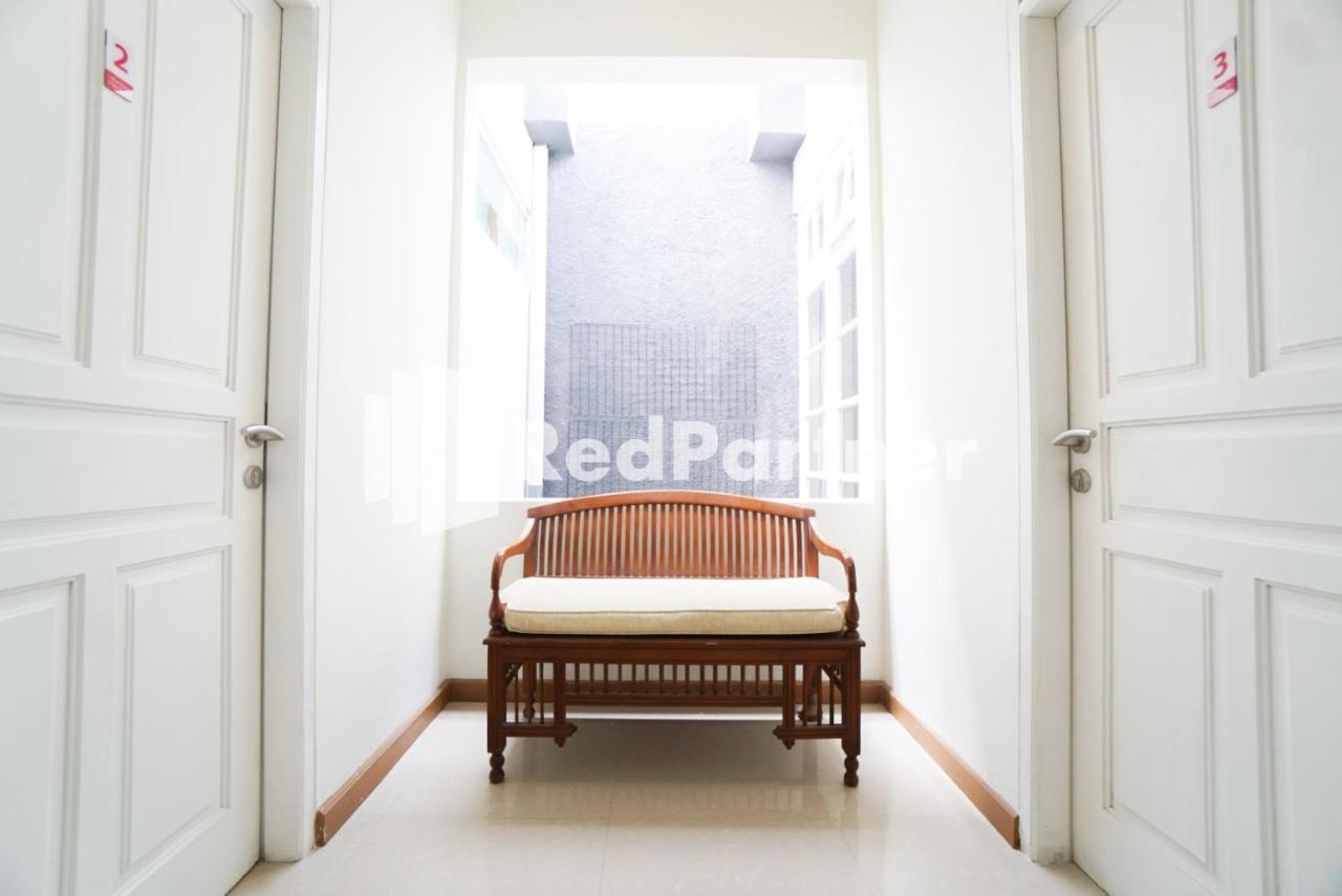 Fazza Syariah Mitra Reddoorz Hotel Jakarta Ngoại thất bức ảnh