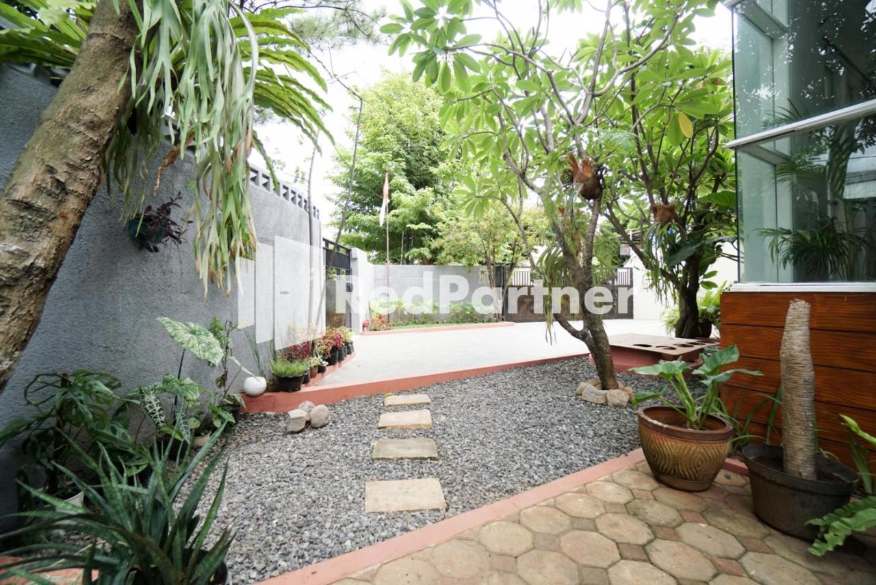 Fazza Syariah Mitra Reddoorz Hotel Jakarta Ngoại thất bức ảnh