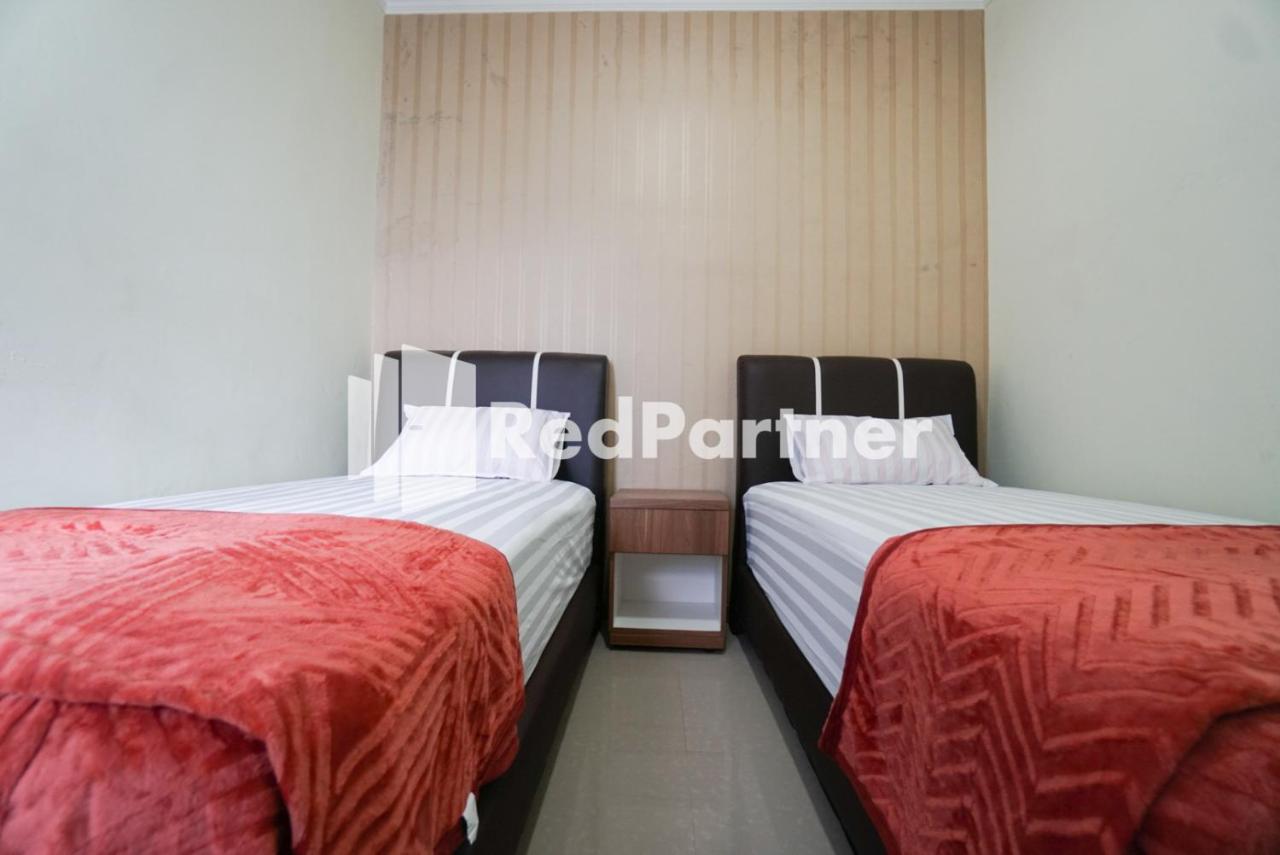 Fazza Syariah Mitra Reddoorz Hotel Jakarta Ngoại thất bức ảnh