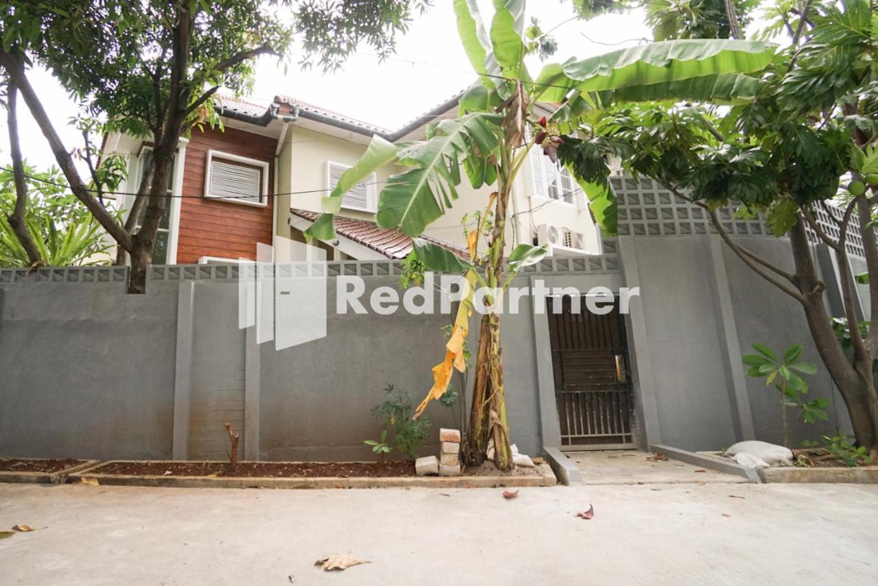 Fazza Syariah Mitra Reddoorz Hotel Jakarta Ngoại thất bức ảnh