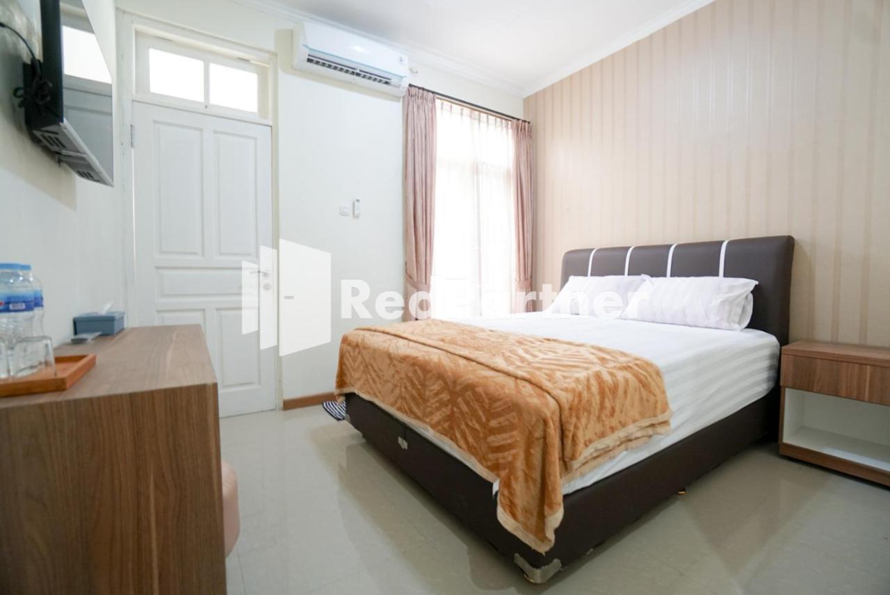Fazza Syariah Mitra Reddoorz Hotel Jakarta Ngoại thất bức ảnh
