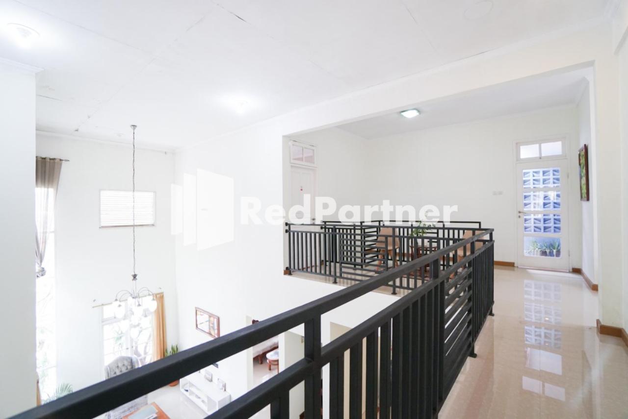 Fazza Syariah Mitra Reddoorz Hotel Jakarta Ngoại thất bức ảnh
