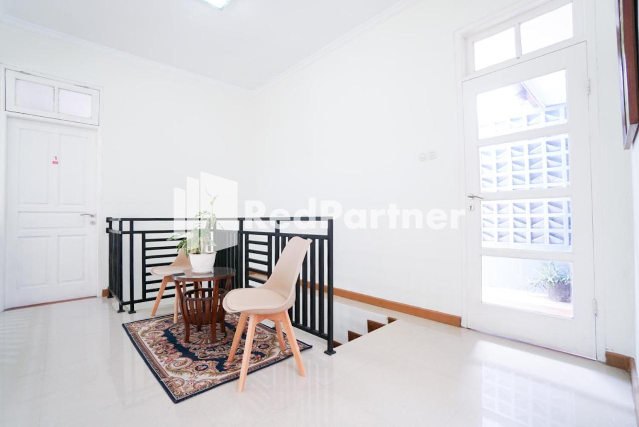 Fazza Syariah Mitra Reddoorz Hotel Jakarta Ngoại thất bức ảnh