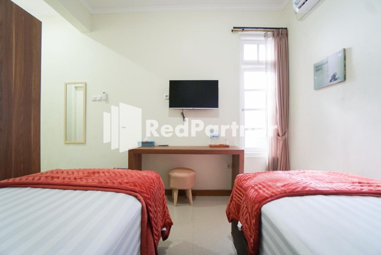Fazza Syariah Mitra Reddoorz Hotel Jakarta Ngoại thất bức ảnh