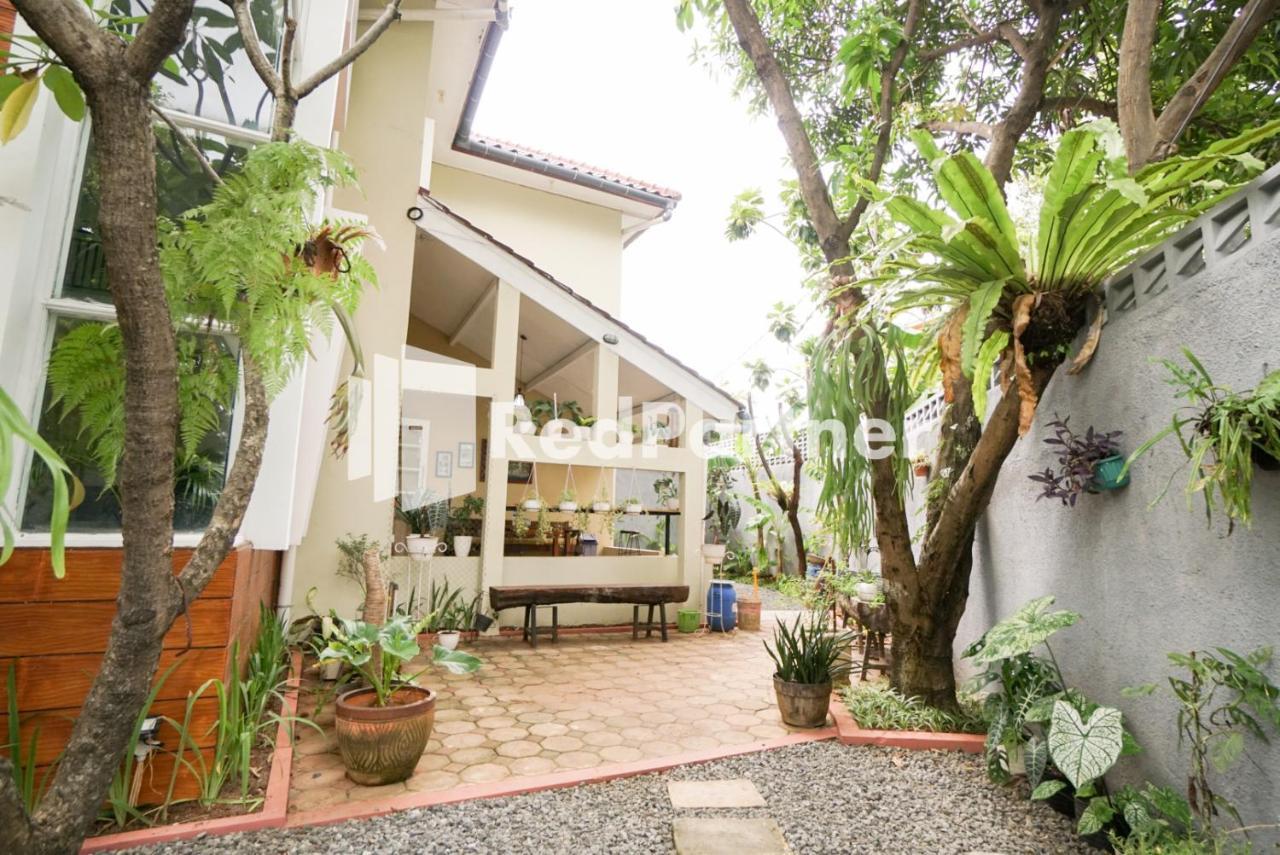Fazza Syariah Mitra Reddoorz Hotel Jakarta Ngoại thất bức ảnh