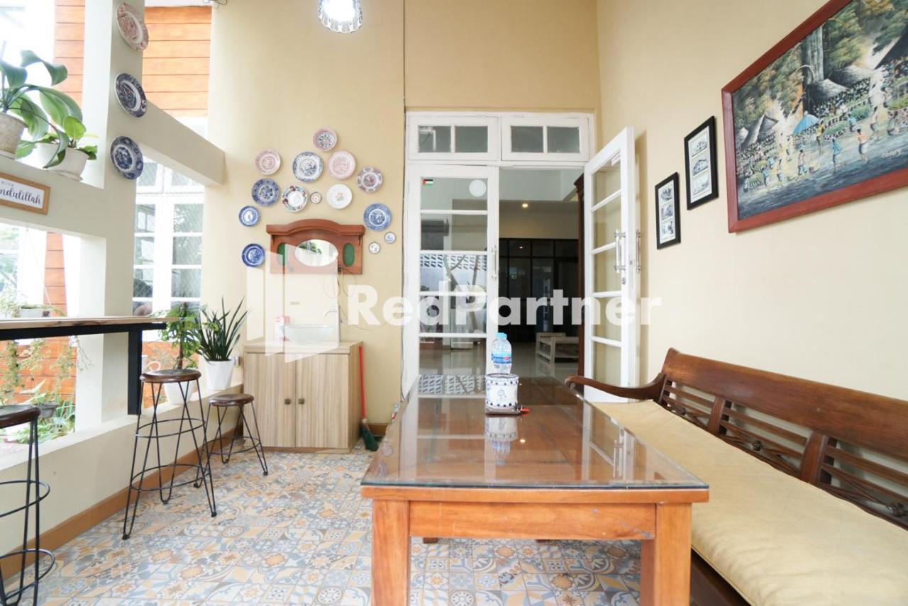 Fazza Syariah Mitra Reddoorz Hotel Jakarta Ngoại thất bức ảnh